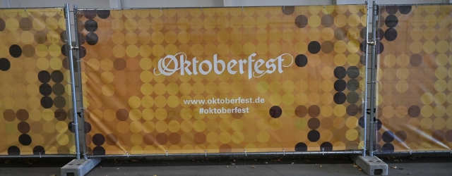 Zwölf Wochen, tausend Lastwagen: Wiesn in Form Annahme