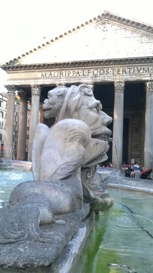 Marmorbrunnen der Piazza della Rotonda (1575)