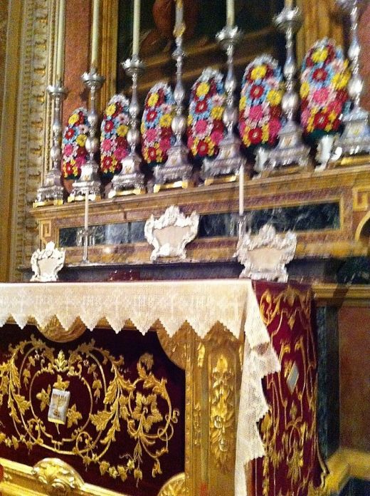 Prunkvoller Altar in Nadur (Gozo)