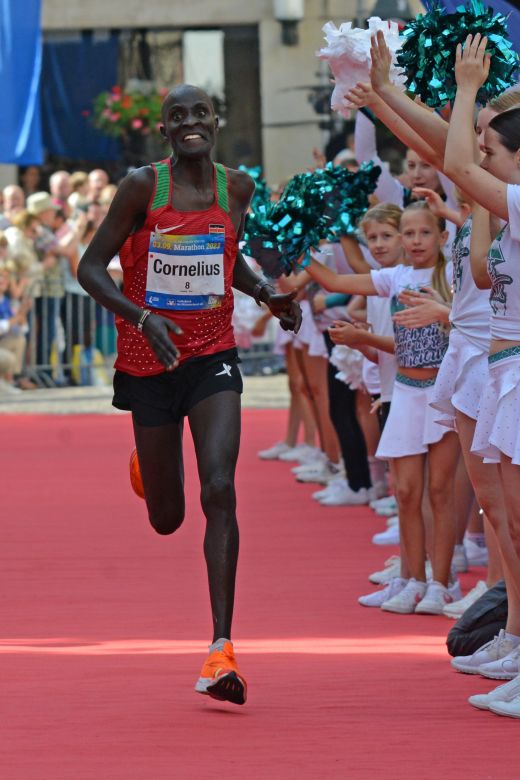 Dritter wurde Cornelius Kibiwott Chepkok (2:11:52 Stunden)